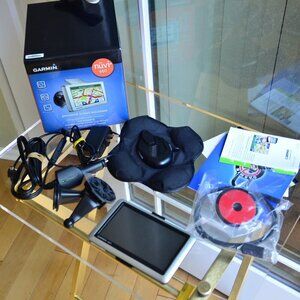 Garmin Nuvi 660 GPS BUNDLE